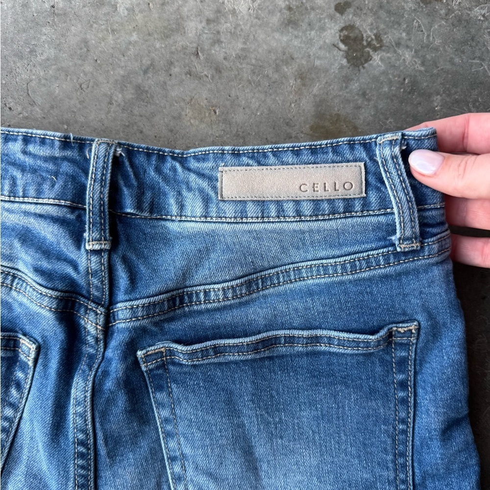 WOMENS CELLO JEAN SHORTS SIZE SMALL - Picture 4 of 4